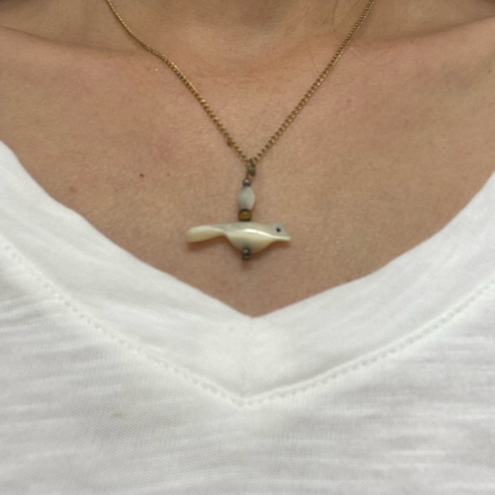 Elegant Cream Bird Pendant Necklace - Picture 4 of 4